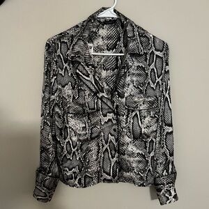NWT Zara Snake print cropped polyester blouse